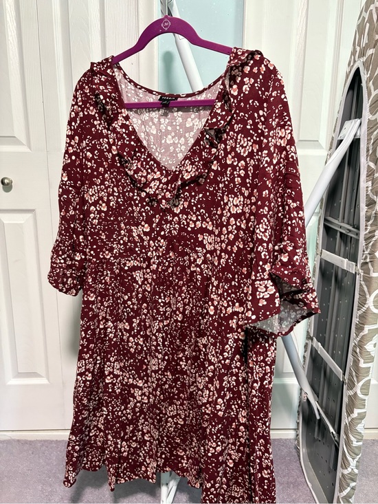 Torrid Curve Dresses & Skirts - Torrid Burgundy Floral Ruffle V-Neck Dress Size 4x